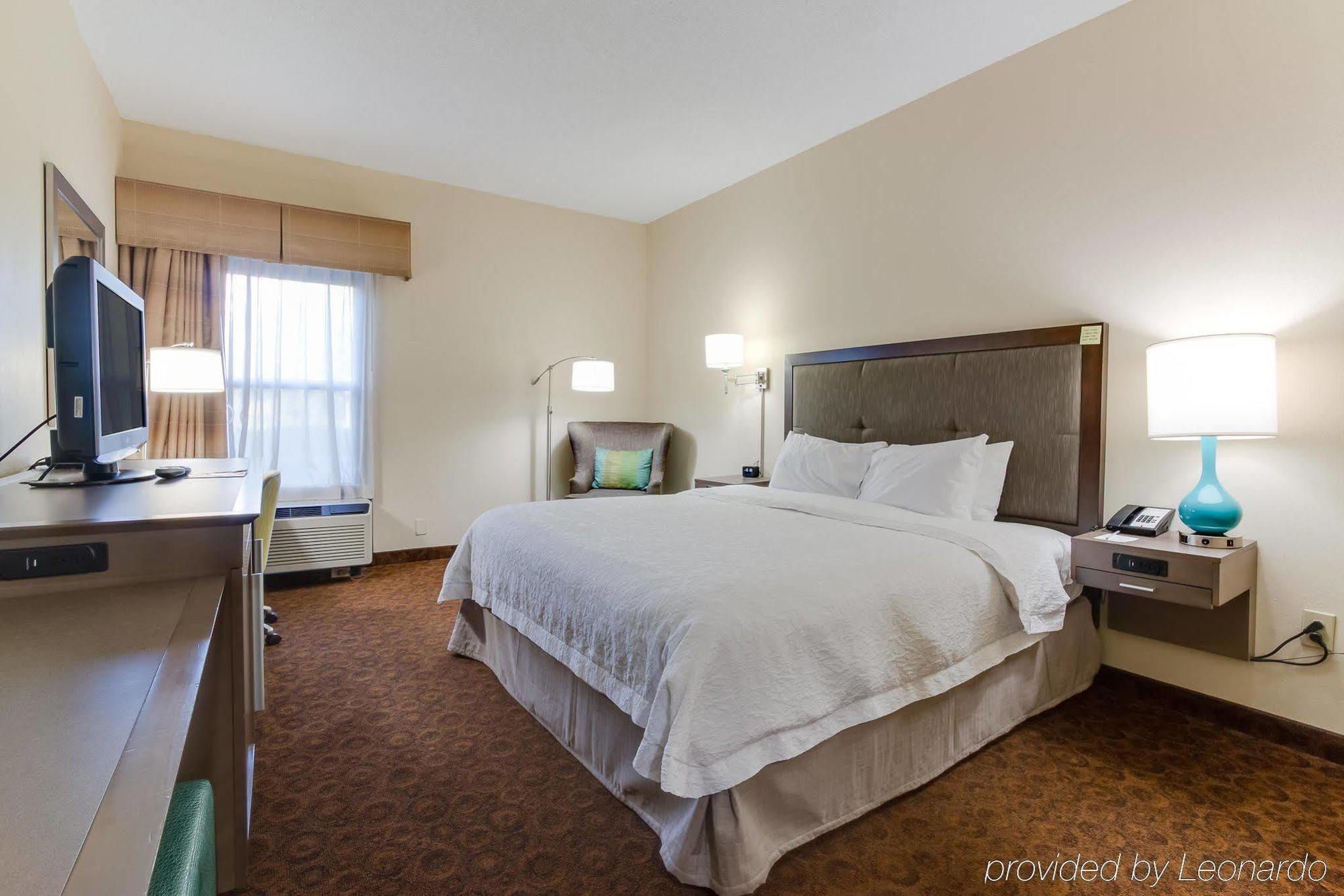 Hotel Hampton 3*