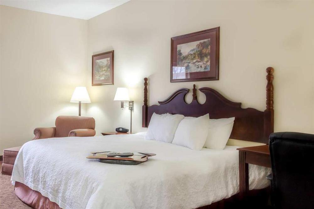 Hotel Hampton Dickson